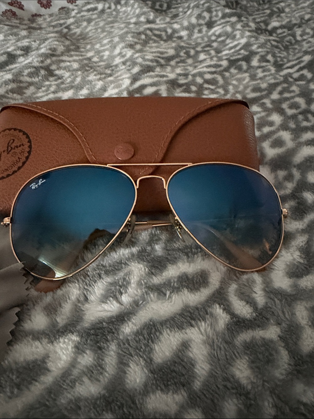Ray-Ban Women Gold Frame Aviator Sunglasses with Blue Lenses